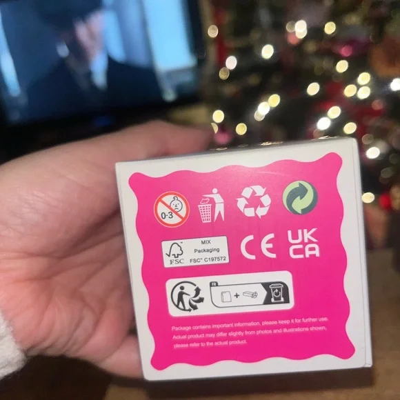 POP MART Barbie 
1992 "Totally Hair" Barbie doll - Picture 8 of 12